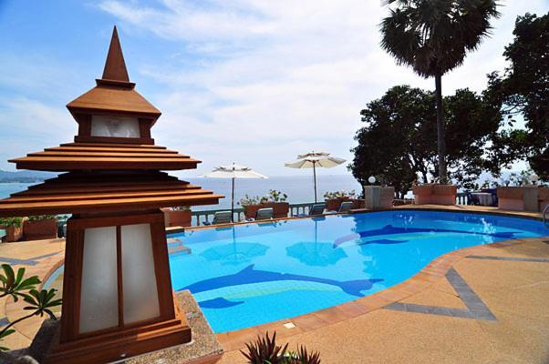 Baan Karon Hill Phuket Resort Bagian luar foto