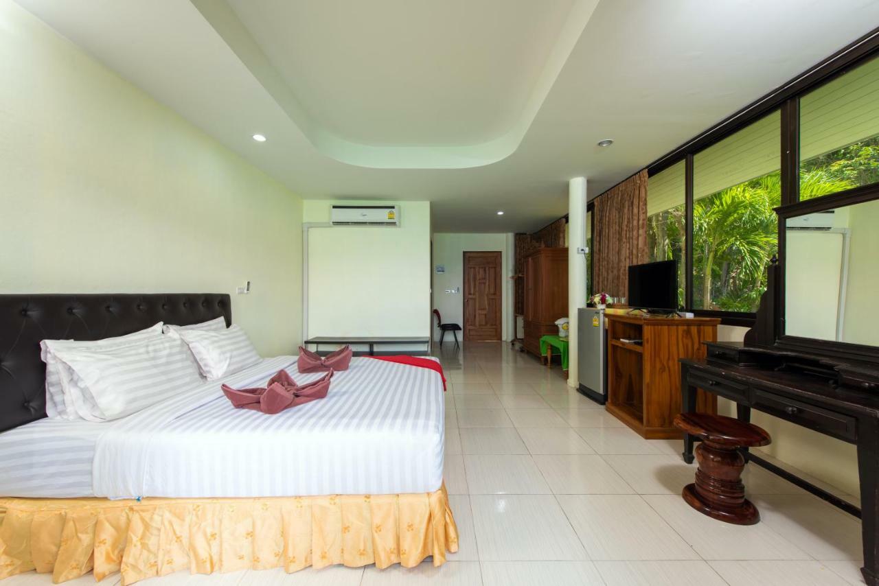 Baan Karon Hill Phuket Resort Bagian luar foto